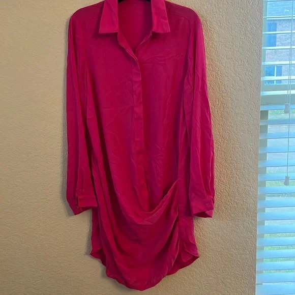Krisa Drape Button Front Mini in Rosa - Picture 4 of 11
